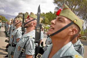 Legionarios forman en Almeríao,469px)