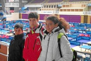 Ana, Dani y Pablo, antes de iniciar la competición.e;clip:rect(