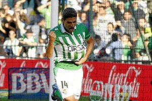 Salva Sevilla espera una llamada del Betis antes de tomar una decisión.tyle>.apqj{position