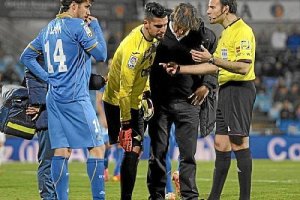 Moyá se lesionó en el Coliseum en el partido frente al Espanyol.tyle>.apqj{position:absolu