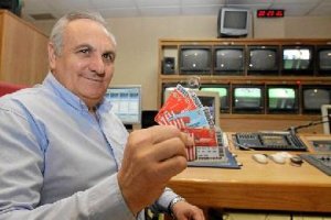 Alfonso García cuenta con los más fieles para los partidos en casatyle>.apqj{position:abso