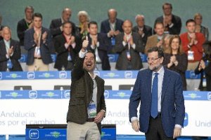 Los líderes populares en la clausura.