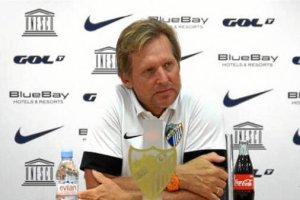 Schuster empieza a entender los pitos de los aficionados.e;clip