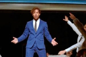 Fotograma del video estrenado ayer. o