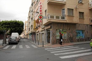 Farmacia de la Plaza Pavíao,469px);}<