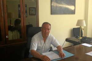 José María Quintana, en su despacho, poco después de su nombramiento,tyle>.apqj{position:a