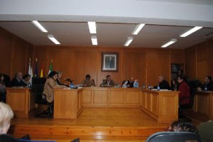 Pleno ordinario celebrado en el ayuntamiento de Olula del Río el pasado jueves.tyle>.apqj{