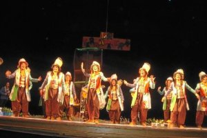 La comparsa de las niñas ‘La Yerbatera’ participó en la primera semifinal del Concurso de Carnaval p