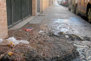 La alcantarilla situada en la calle San Ildefonso. e;clip:rect(