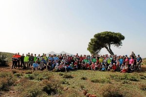 Participantes en la actividad de la Escuela de Montañismo, en un descanso. tyle>.apqj{posi