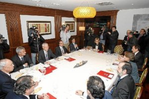 Reunión entre Madrid, Barcelona y la Federación.e;clip:rect(469