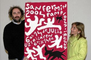 Mikel Urmeneta, con su cartel para San Fermín 2004.e;clip:rect(