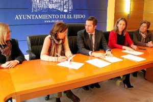 La firma del convenio ha tenido lugar en el Ayuntamiento.e;clip
