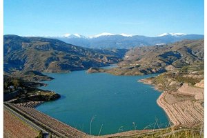 El pantano de Benínar ha aumentado el nivel de la lámina de agua en unos 30 centímetros. t