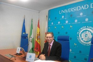 Javier de las Nieves, vicerrector de Investigacióne;clip:rect(4