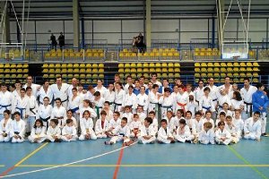 Participantes en la actividad celebrada en el Pabellón de la Universidad de Almería.tyle>.