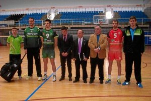 Puesta de largo de las nuevas equipaciones de Unicaja a las puertas de la Copa del Rey.tyl