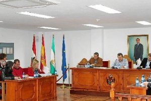 El alcalde, en el centro, en un pleno anterior.