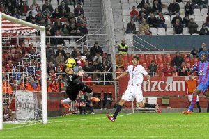La portería del Levante está bien protegida esta temporada.e;cl
