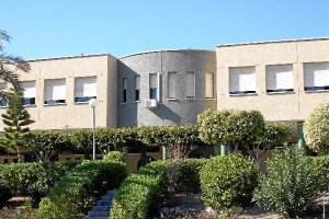 la sede de la asociación está en el IES Aguadulce.e;clip:rect(4