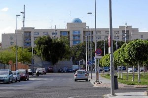 Las obras permitirán que la calle Santiago conecte con la Bola Azul. tyle>.apqj{position:a
