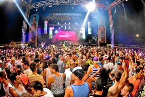 Primera edición del Dreambeach, celebrada en 2013.e;clip:rect(4
