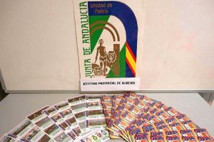 Boletos decomisados por los agentes en 2013.x,a