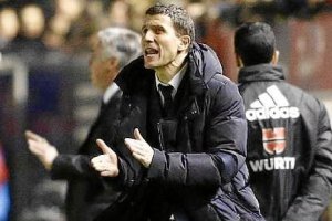 Javi Gracia se ha ganado la confianza de los seguidores rojillos.tyle>.apqj{position:absol