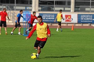 Nono en el campo Anexo con el primer equipox,au