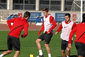 Antonio Jesús Díaz junto a Nono en el entrenamiento.e;clip:rect