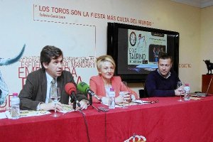Presentación del ciclo en el Museo Taurino de Roquetas. e;clip: