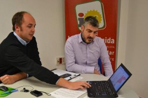 Juan Pablo Yakubiuk y Ricardo Fernández muestran el PGOU actual.tyle>.apqj{position:absolu