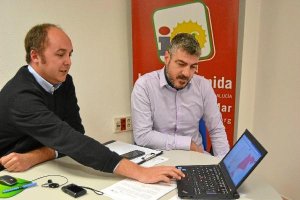 Concejales de IU con la proposición sobre la variantee;clip:rec