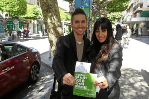 Rafael Alonso y Patricia López de la AECC ayer.e;clip:rec