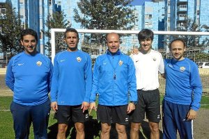 Miguel Rivera, en el centro, con sus ayudantesx