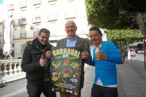 Nicolás Castillo, Mariano Ruiz y Aaron Martínez, con el cartele