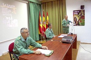 El general Leza, el teniente coronel De Meer y el comandante Ferrera ayer en Viatortyle>.a
