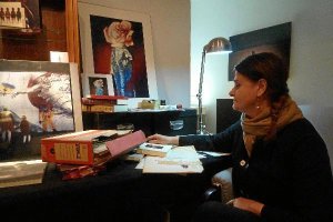 Matilde Sánchez, en una de las habitaciones donde atesora los papeles de su esposo.tyle>.a