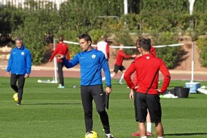 Francisco tiene al Almería fuera del descenso.x