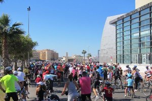 Imagen del colectivo Doble Fila de la marcha en bicicleta en la Semana de la Movilidad. ty