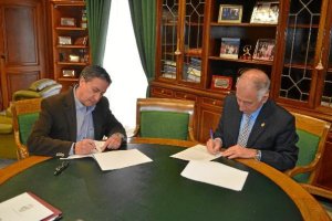Firma del convenio firmado en Diputación.x,auto