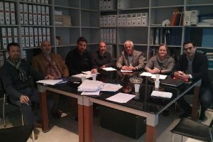 Reunión entre AUAN y el Ayuntamiento con la presidenta del colectivo y el alcalde (segunda y primero