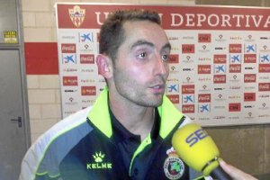 Rubén Durán, atendiendo a la Cadena SER.x,auto,