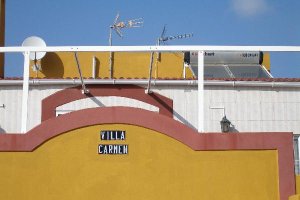 Una vivienda de Roquetas con placas solares.x,a
