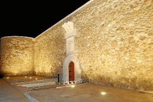 El castillo por la nocheo,469px);}</s