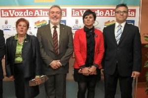 Los ediles Carmen Aguilar, Juan A. Almansa, Maribel Juárez y Fernando Martínez.tyle>.apqj{
