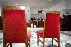 Sala de vistas de la Audiencia Provincial de Almeríae;clip:rect