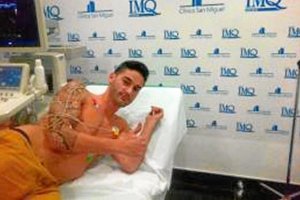 El jugador catalán pasando el reconocimiento médico.e;clip:rect