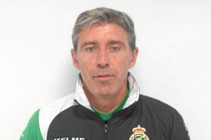 Paco Fernández pondrá a los racinguistas como motos frente al Almería.tyle>.apqj{position: