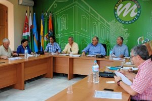 Reunión de la Junta Gestora que aprobó los presupuestos de este año.tyle>.apqj{position:ab